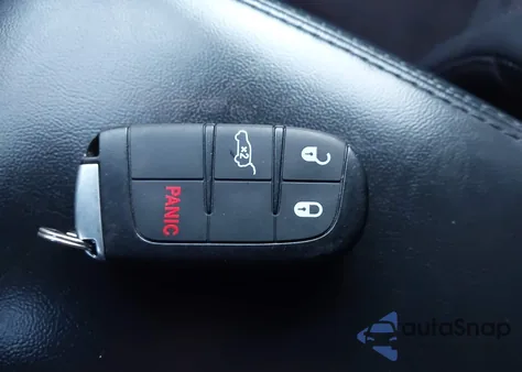 2020 Jeep Grand Cherokee Laredo E 4X4 from USA, damaged, VIN 1C4RJFAG7LC176095